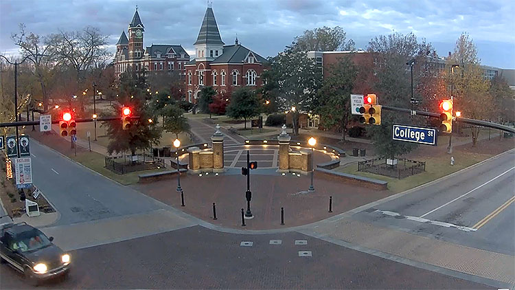 en/usa/alabama/auburn-toomer-s-corner-1